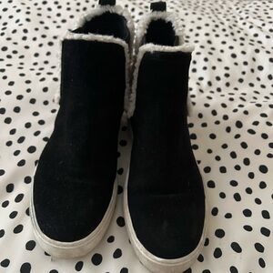 Lucky Brans Black Suede Ankle Boots with White Fur Trim